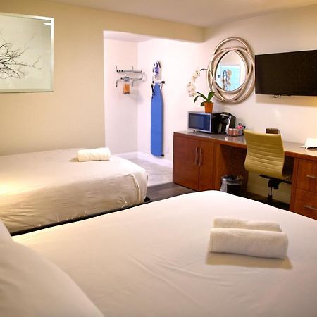 Travelodge By Wyndham קרסנט סיטי מראה חיצוני תמונה