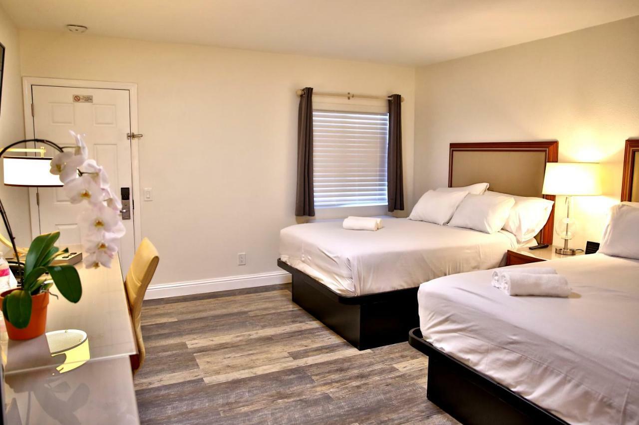 Travelodge By Wyndham קרסנט סיטי מראה חיצוני תמונה