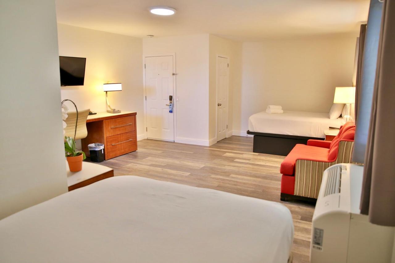 Travelodge By Wyndham קרסנט סיטי מראה חיצוני תמונה