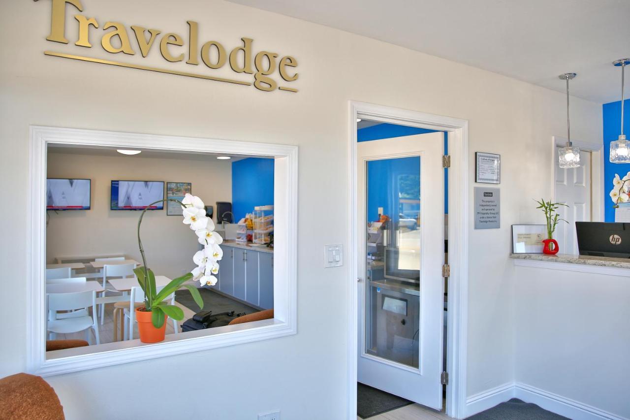Travelodge By Wyndham קרסנט סיטי מראה חיצוני תמונה